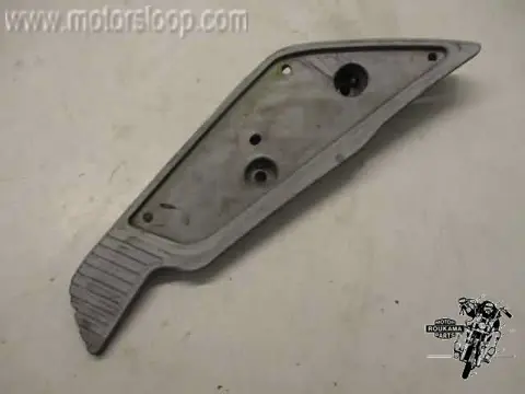 Suzuki AN400 Voetplank links achter