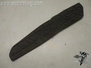 Suzuki AN400 Voetplankrubber links voor