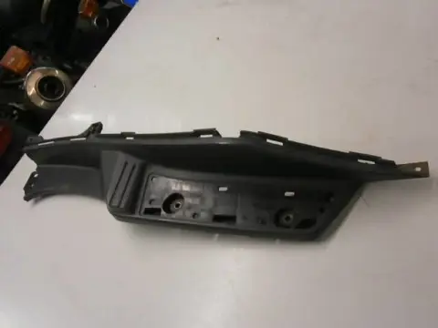 Suzuki AN400 Voetstep passagiers links