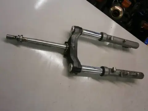 Suzuki AN400 Voorvork compleet