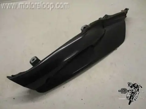 Suzuki AN400 Zadelkuip links