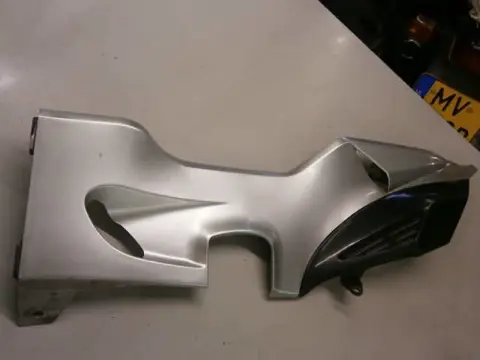 Suzuki AN400 Zijdeel 1