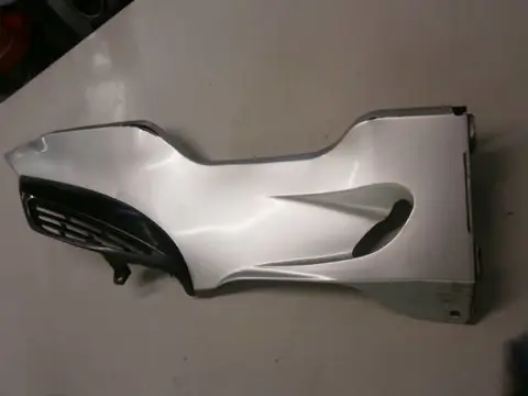 Suzuki AN400 Zijdeel 2