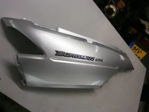 Suzuki AN400 Zijdeel rechts achter