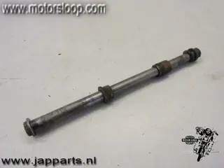 Suzuki AN650(BU1321) Achterwiel as