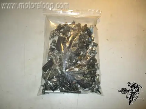 Suzuki AN650(BU1321) Diverse bevestigingsmaterialen motorblok