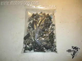 Suzuki AN650(BU1321) Diverse bevestigingsmaterialen motorblok