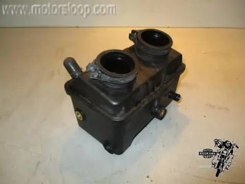 Suzuki AN650(BU1321) Luchtfilterkast 2