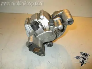 Suzuki AN650(BU1321) Remklauw achter