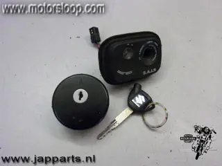 Suzuki AN650(BU1321) Tankdop met sleutel en S.A.I.S. ontvanger