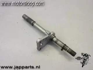 Suzuki AN650(BU1321) Voorwiel as