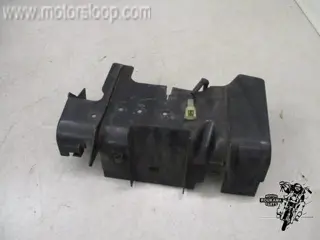 Suzuki DL650(B1111) Kapje boven radiateur