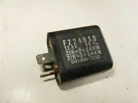 Suzuki DR250S Knipperrelais