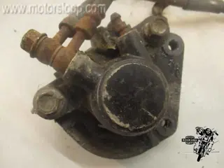 Suzuki GS550E Remklauw rechts voor