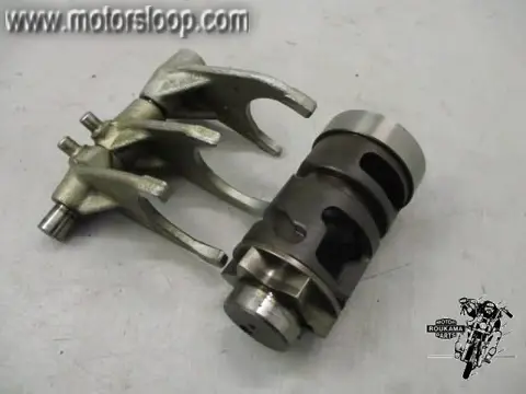 Suzuki DR500S Schakelwals met schakelvorken