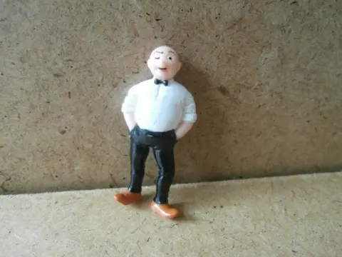 Lambik poppetje adv7672