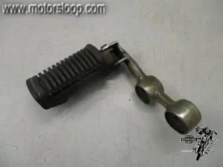 Suzuki GN400 Voetstep links voor