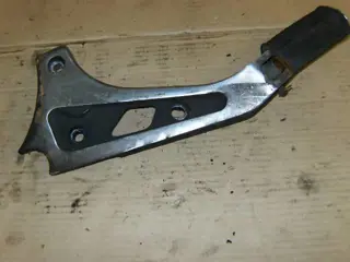 Suzuki GR650X Schetsplaat met voetstep links achter 43821-15500