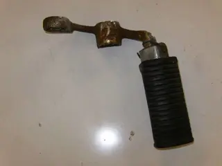 Suzuki GR650X Voetstep Rechts Voor 43510-15500