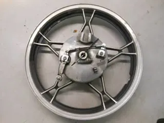 Suzuki GS300L(GK52L) Voorwiel met remtrommel