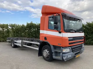 DAF CF65.180 Euro3 Manual / Laadklep (bj 2005)