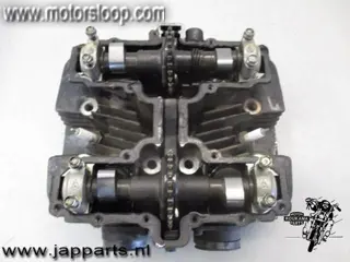 Suzuki GS450L Cilinderkop met nokkenassen