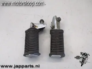 Suzuki GS450L Voetsteps achter