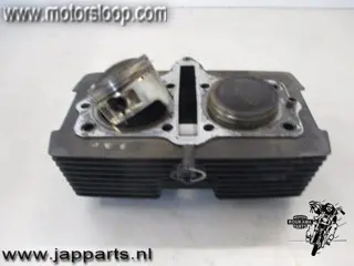 Suzuki GS500E Cilinder met zuigers