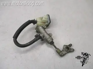 Suzuki GS500E Rempomp achter