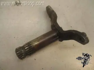 Suzuki GS550E Achterrem as