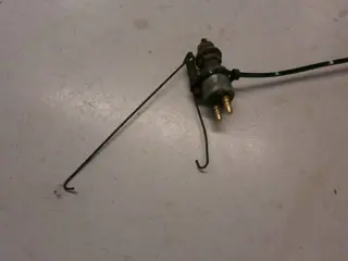 Suzuki GS550D Achterremschakelaar