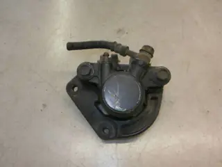 Suzuki GS550E Remklauw links voor