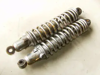 Suzuki GS550L Schokbrekers 62100-47220