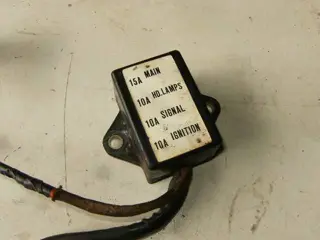 Suzuki GS550L Zekeringkastje 36740-49001