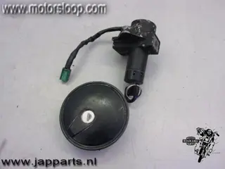 Suzuki GS550M Kontaktslot en Tankdop