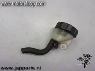 Suzuki GS550M Remvloeistof reservoir
