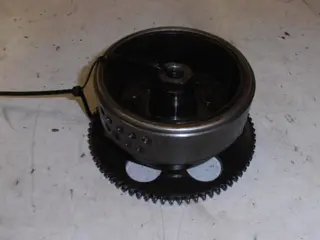 Suzuki GS650GT Vliegwiel met startkoppeling