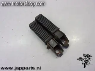 Suzuki GS750 Voetsteps achter