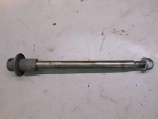 Suzuki GS750T Voorwiel as 54711-33002