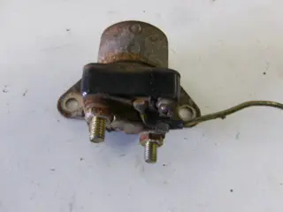 Suzuki GS850G Startrelais 31800-37020