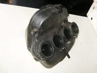 Suzuki GSF400 Luchtfilterhuis met rubbers 13700-10D00