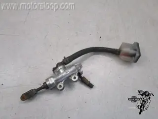 Suzuki GSF600(GN77) Rempomp achter