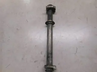 Suzuki GSX-R 1000(K1)  Achterwiel as 64711-33E30