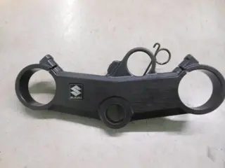 Suzuki GSX-R 1000(K1)  Voorvork balhoofdplaat 51311-40F00