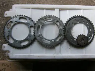 Suzuki GSX-R 1000(K1) Tandwielen 3x achter 1x voor