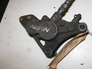 Suzuki GSX-R750 Remklauw Rechts Voor 59100-17C00