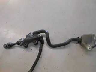 Suzuki GSX-R750(GR77A) Rempomp achter 69600-17C01