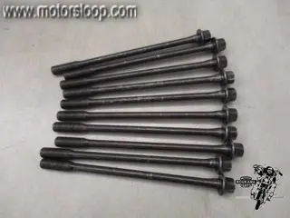 Suzuki GSX-R750T(GR7DB) Cilinderkop bouten