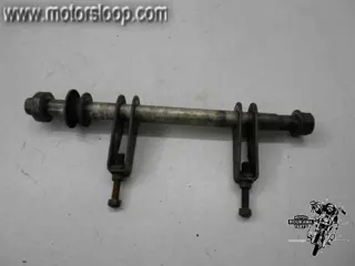 Suzuki GSX1100F(GV72) Achterwiel as