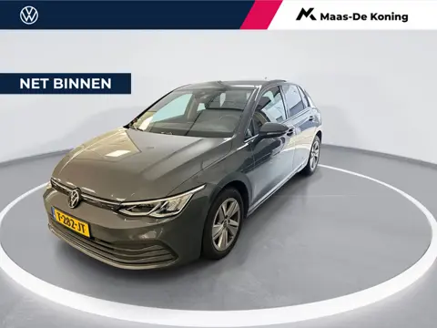 Volkswagen Golf 1.0 TSI 110pk Life · Apple/Android Car Play · Navigatie · Sfeerverlichting · P-Senso